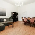 Internesto Station Апартаменты Брно