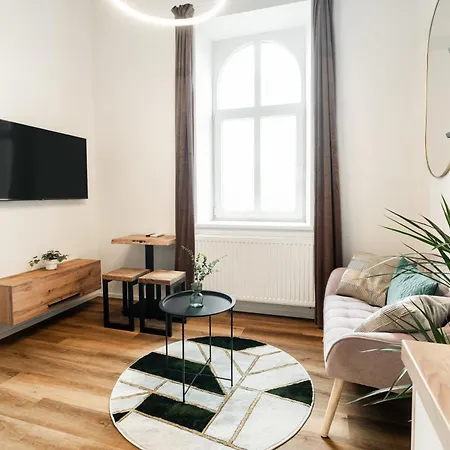 Apartment Internesto Station